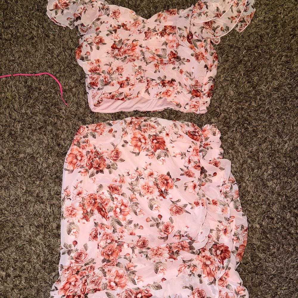 Chic Floral Skirt Set in Pink